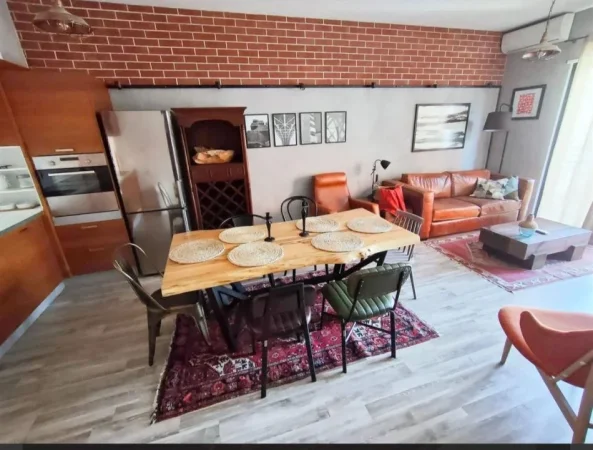 Tirane, jepet me qera apartament 2+1 Kati 3, 110 m² 750 € (fusha e aviacionit)