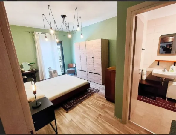 Tirane, jepet me qera apartament 2+1 Kati 3, 110 m² 750 € (fusha e aviacionit)