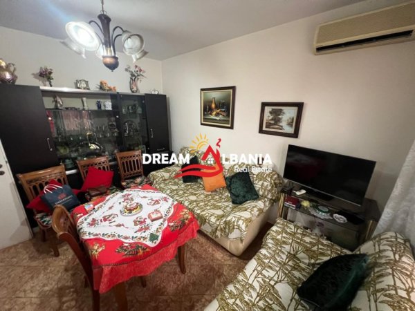 Tirane, jepet me qera apartament 1+1 Kati 2, 60 m² 320 € (Ne Porcelan, prane Klanit ID 4219429)