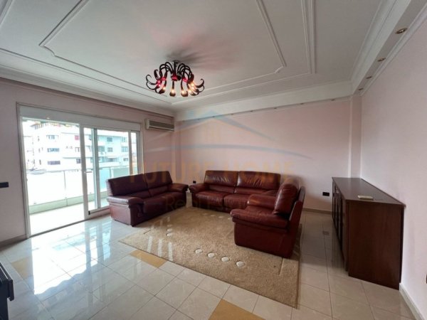Tirane, jepet me qera apartament 2+1 Kati 6, 116 m² 1.100 € (Blloku)