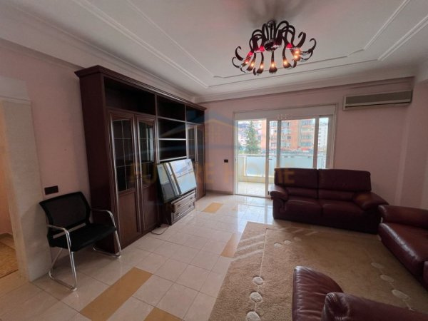 Tirane, jepet me qera apartament 2+1 Kati 6, 116 m² 1.100 € (Blloku)