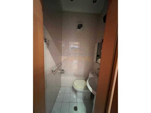 Tirane, jepet me qera apartament 2+1 Kati 6, 116 m² 1.100 € (Blloku)