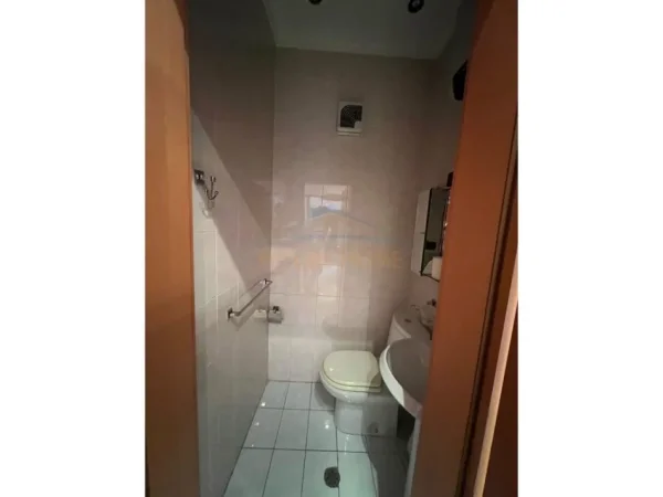 Tirane, jepet me qera apartament 2+1 Kati 6, 116 m² 1.100 € (Blloku)