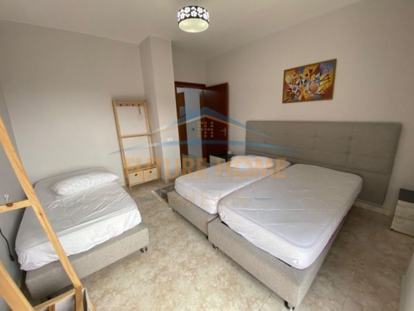Tirane, jepet me qera apartament 2+1 Kati 4, 109 m² 1.000 € (Rruga Sami Frasheri)