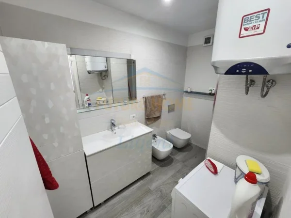 Tirane, jepet me qera apartament 2+1 Kati 2, 85 m² 600 € (Rruga Frang Bardhi)