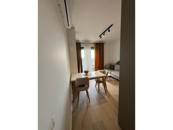 Tirane, jepet me qera apartament 1+1+Ballkon Kati 8, 46 m² 600 € (Don Bosko)