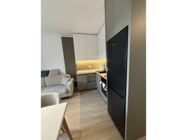 Tirane, jepet me qera apartament 1+1+Ballkon Kati 8, 46 m² 600 € (Don Bosko)