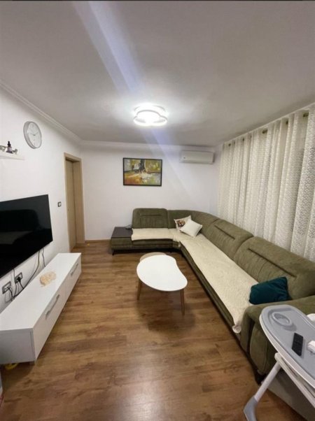 Tirane, jepet me qera apartament 2+1 Kati 5, 82 m² 600 € (mine peza)