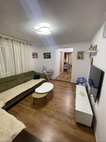 Tirane, jepet me qera apartament 2+1 Kati 5, 82 m² 600 € (mine peza)