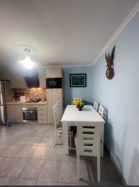 Tirane, jepet me qera apartament 2+1 Kati 5, 82 m² 600 € (mine peza)
