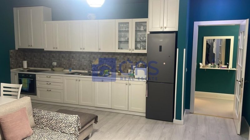 Tirane, jepet me qera apartament 1+1+Aneks+Ballkon Kati 2, 80 m² 550 € (Perballe maternitetit, rruga Endri Keko)