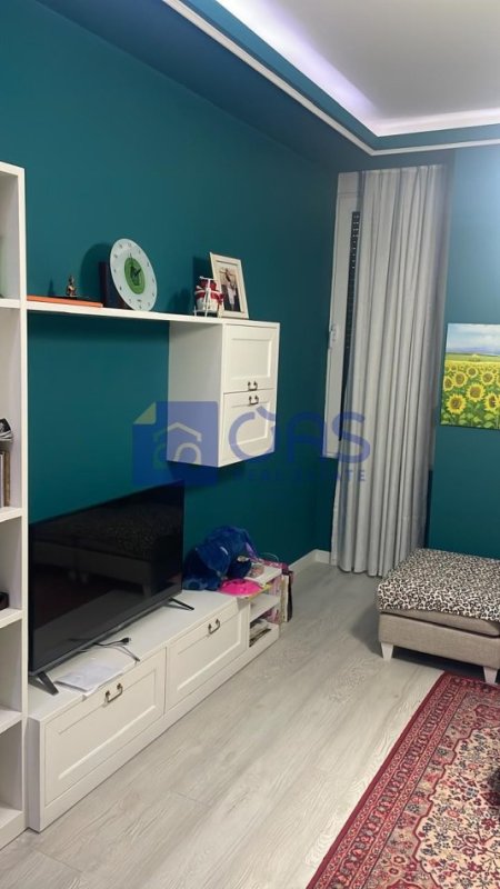Tirane, jepet me qera apartament 1+1+Aneks+Ballkon Kati 2, 80 m² 550 € (Perballe maternitetit, rruga Endri Keko)