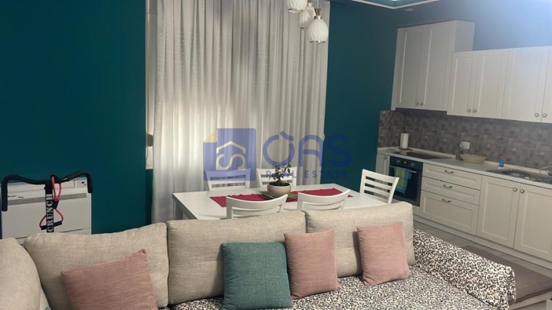 Tirane, jepet me qera apartament 1+1+Aneks+Ballkon Kati 2, 80 m² 550 € (Perballe maternitetit, rruga Endri Keko)