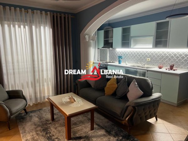 Tirane, jepet me qera apartament 2+1+Ballkon Kati 7, 70 m² 500 € (Tek Rruga 5 Maji, prane Concord Center)