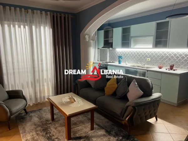Tirane, jepet me qera apartament 2+1+Ballkon Kati 7, 70 m² 500 € (Tek Rruga 5 Maji, prane Concord Center)