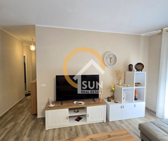 Shkoder, jepet me qera apartament 2+1+Ballkon Kati 3, 96 m² 600 € (GJUHADOL)