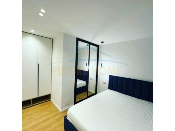 Tirane, jepet me qera apartament 1+1 Kati 5, 35 m² 450 Euro (Rruga Fortuzi)
