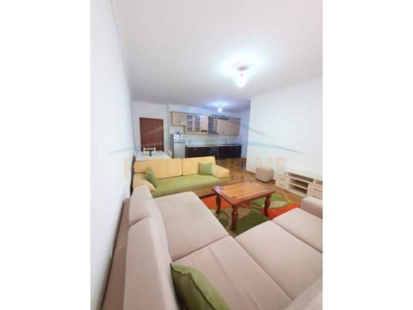 Tirane, jepet me qera apartament 2+1+BLK Kati 3, 104 m² 350 Euro (Kodra e Diellit)