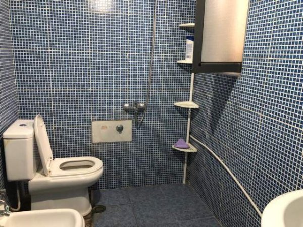 Tirane, jepet me qera shtepi 1+1 Kati 1, 25.000 Leke (Rruga Idriz Dollaku)