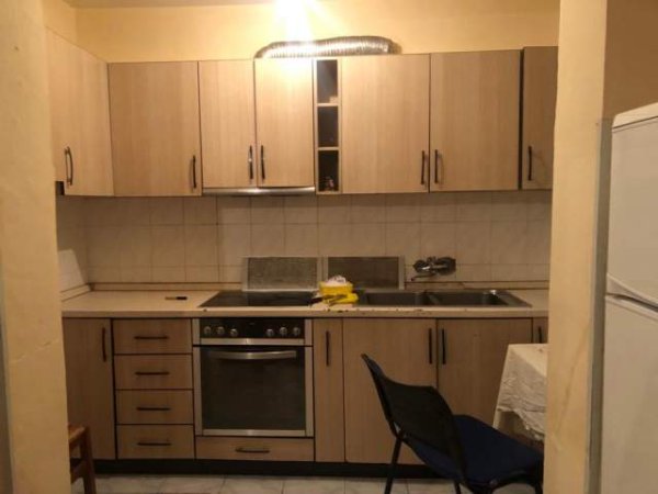 Tirane, jepet me qera apartament 1+1+BLK Kati 4, 60 m² 30.000 Leke (Rruga Niko Avrami)