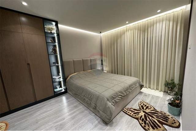 Tirane, jepet me qera apartament 2+1+BLK 99 m² 700 Euro (selvia)