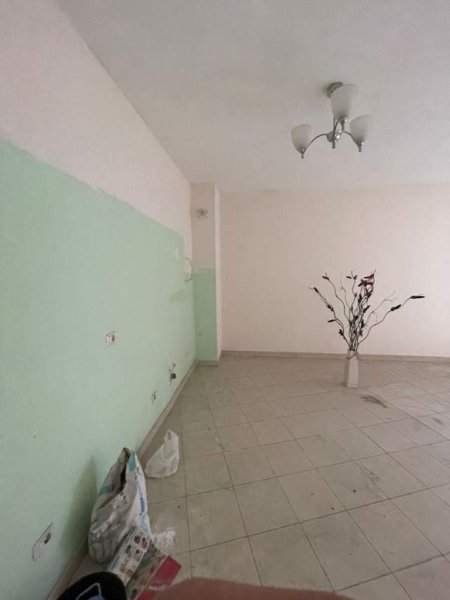 Tirane, shitet apartament 2+1+BLK Kati 4, 111 m² 83.000 Euro (Rruga Kastriotet, prane Terminalit tek Kthesa e Kamzes)