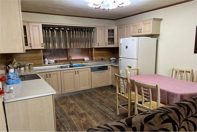 Tirane, jepet me qera apartament 100 m² 550 Euro (myslym shyr)