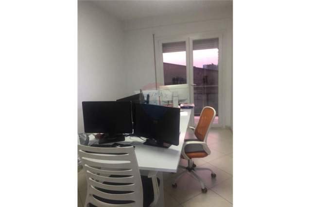 Tirane, jepet me qera zyre Kati 2, 100 m² 530 Euro (Zogu i Zi)