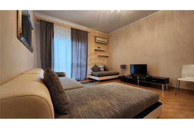 Tirane, jepet me qera apartament 1+1+BLK Kati 2, 95 m² 450 Euro (Liqeni i Thate)