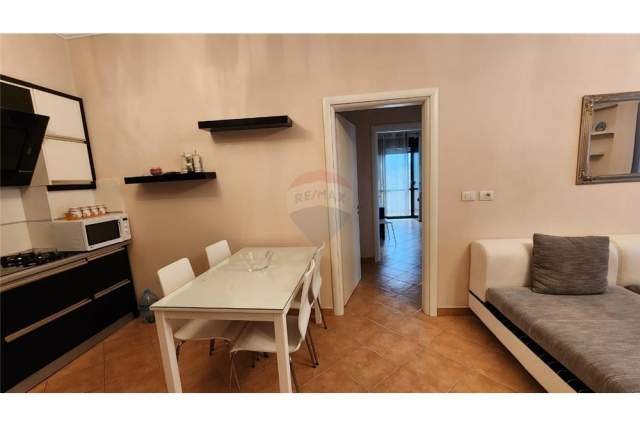 Tirane, jepet me qera apartament 1+1+BLK Kati 2, 95 m² 450 Euro (Liqeni i Thate)