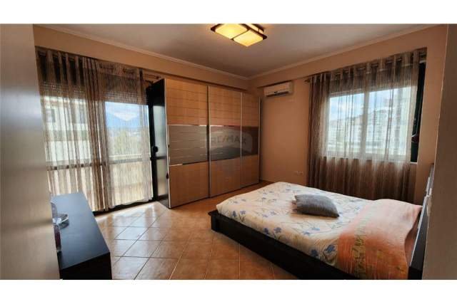 Tirane, jepet me qera apartament 1+1+BLK Kati 2, 95 m² 450 Euro (Liqeni i Thate)