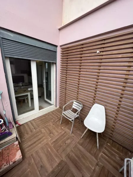 Tirane, jepet me qera apartament 1+1 Kati 11, 50 m² 600 Euro (Rruga e Barrikadave)