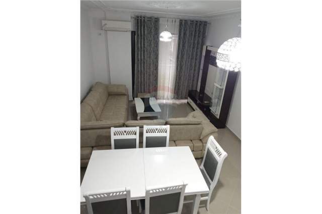 Tirane, jepet me qera apartament 1+1 Kati 7, 69 m² 400 Euro (Rruga e dibres)