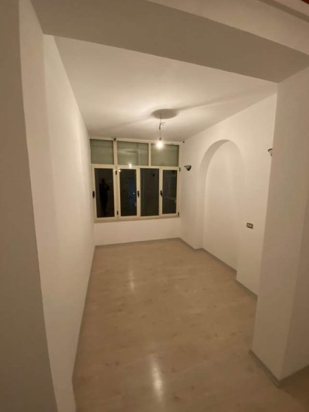 Tirane, shes apartament 1+1+BLK Kati 5, 58 m² 77.000 Euro (Rruga e Kavajes)