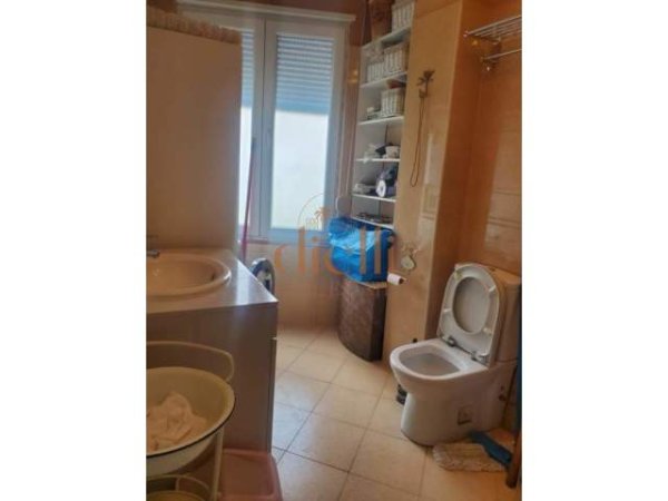 Tirane, shitet apartament 2+1 Kati 2, 90 m² 92.000 Euro (Fresku)