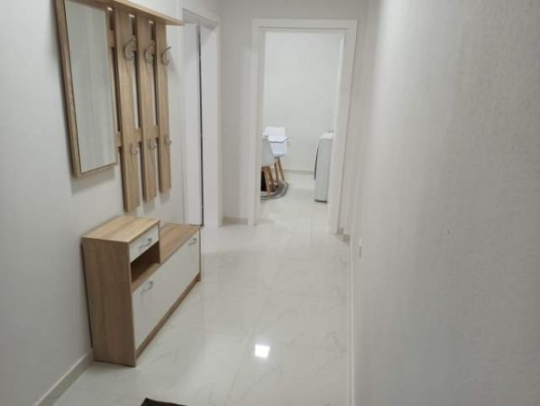 Tirane, jepet me qera shtepi 1+1 Kati 2, 45 m² 350 Euro (Rruga qemal stafa)