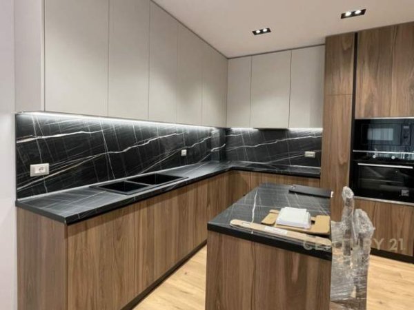 Jepet me qera apartament 1.100 Euro (liqeni i thate)