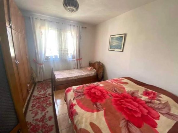Tirane, shitet apartament 1+1+BLK Kati 5, 60 m² 57.000 Euro (Pallati me shigjeta)