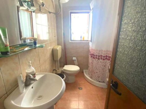 Tirane, shitet apartament 1+1+BLK Kati 5, 60 m² 57.000 Euro (Pallati me shigjeta)