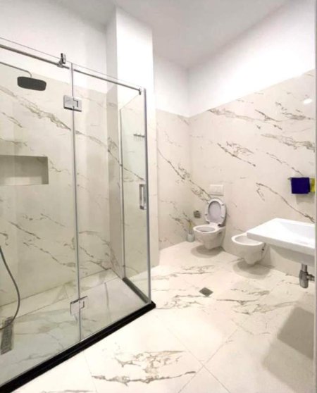 Tirane, jepet me qera apartament 1+1+A+BLK Kati 1, 92 m² 450 Euro (Rruga Peti)