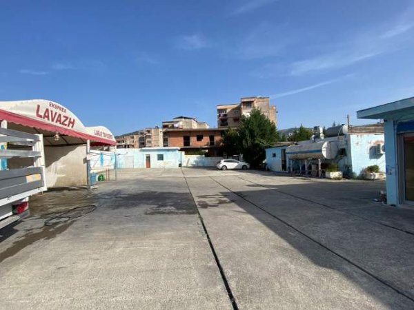 Elbasan, jepet me qera ambient biznesi 1.765 m² 1.500 Euro