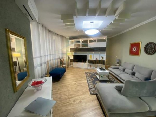 Tirane, jepet me qera apartament 1+1+BLK Kati 9, 76 m² 550 Euro (Selvia)