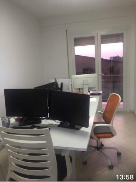 Tirane, jepet me qera ambjent biznesi Kati 2, 70 m² 500 Euro (Ringu)