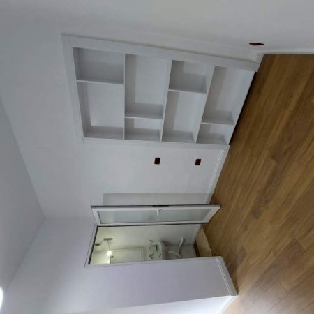 Tirane, jap me qera zyre Kati 0, 14 m² 30.000 Leke (Myslym Shyri)