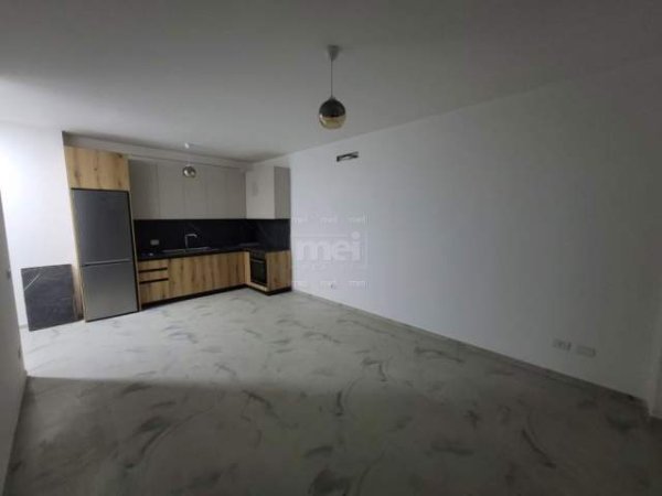 Tirane, jepet me qera apartament 1+1+BLK 67 m² 350 Euro (Astiri)