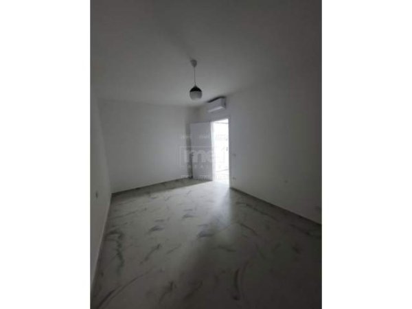Tirane, jepet me qera apartament 1+1+BLK 67 m² 350 Euro (Astiri)