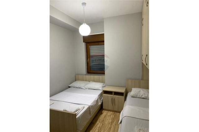 Tirane, jepet me qera apartament 2+1+BLK Kati 5, 90 m² 600 Euro (Rryga Dibres)