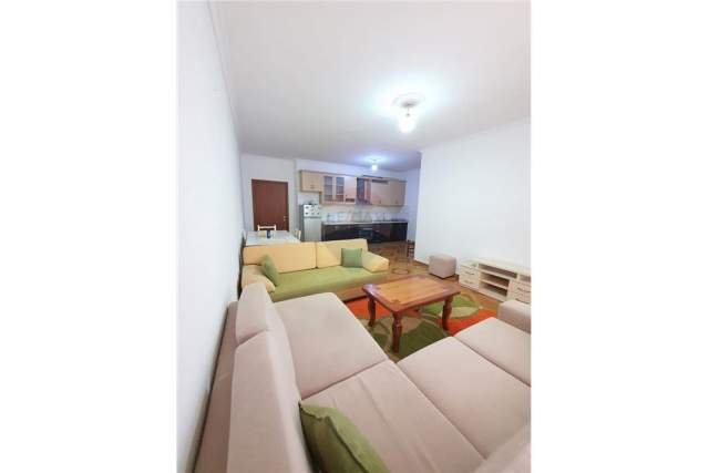 Tirane, jepet me qera apartament 2+1+BLK Kati 3, 107 m² 350 Euro (Komuna e Parisit)