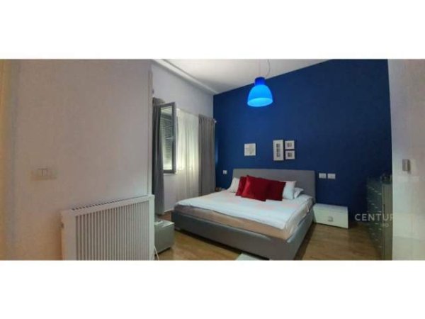 Tirane, jap me qera apartament 2+1+BLK 95 m² 750 Euro (Komuna e Parisit)