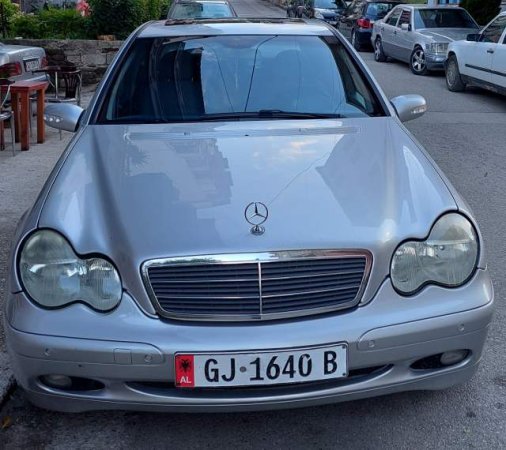Gjirokaster, shes Mercedes-Benz Viti 2003, 2.600 Euro